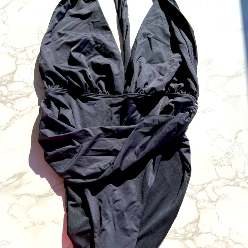 Good American waist clincher one piece swimsuit sz (M)